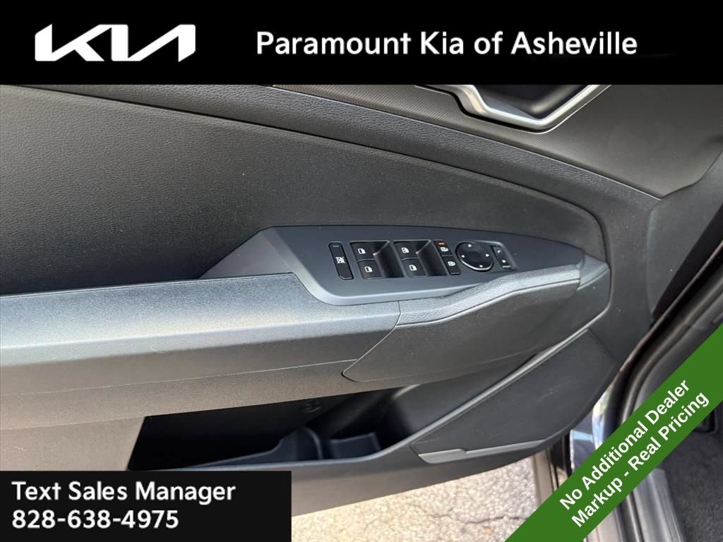 New 2026 Kia Sportage LX w/ LX Convenience Package AWD/4WD image 25