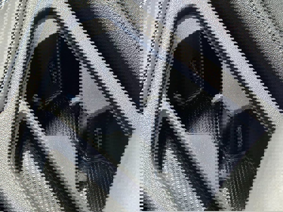 Used 2020 Volkswagen Tiguan SE w/ Panoramic Sunroof Package image 37