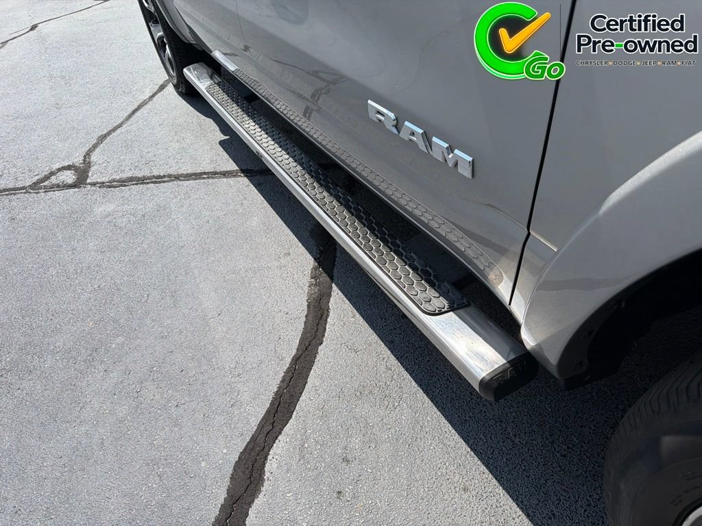 Used 2019 RAM 1500 Laramie AWD/4WD image 9