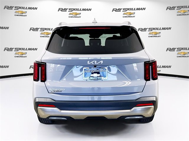 Used 2025 Kia Sorento S image 6