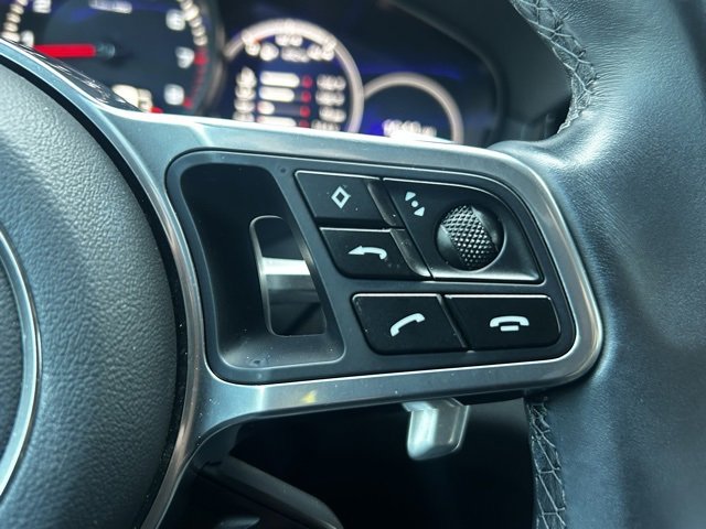 Certified 2022 Porsche Cayenne Platinum Edition image 40