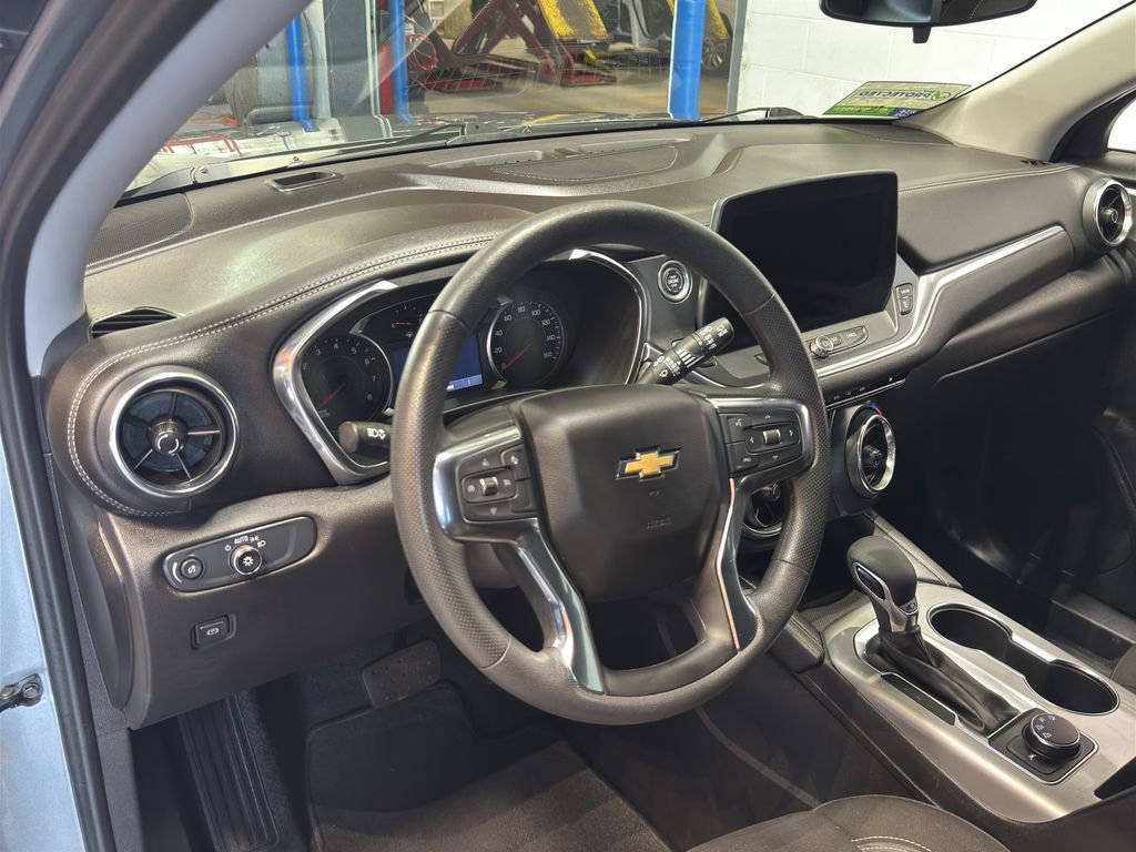 Used 2025 Chevrolet Blazer LT image 18