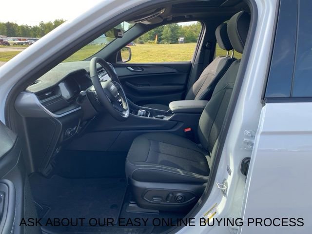New 2025 Jeep Grand Cherokee Laredo X w/ Luxury Tech Group I image 10