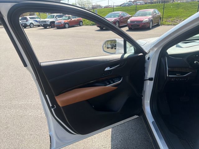 Used 2020 Cadillac XT4 Premium Luxury AWD/4WD image 16