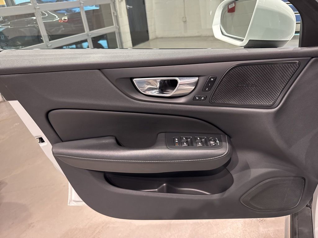 Used 2023 Volvo V60 B5 Cross Country Ultimate w/ Climate Package image 14