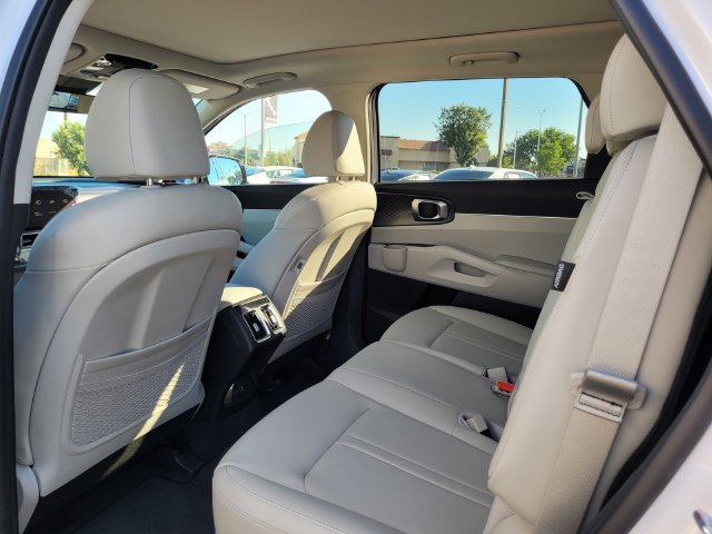 New 2026 Kia Sorento S w/ S Panoramic Sunroof Package FWD image 7