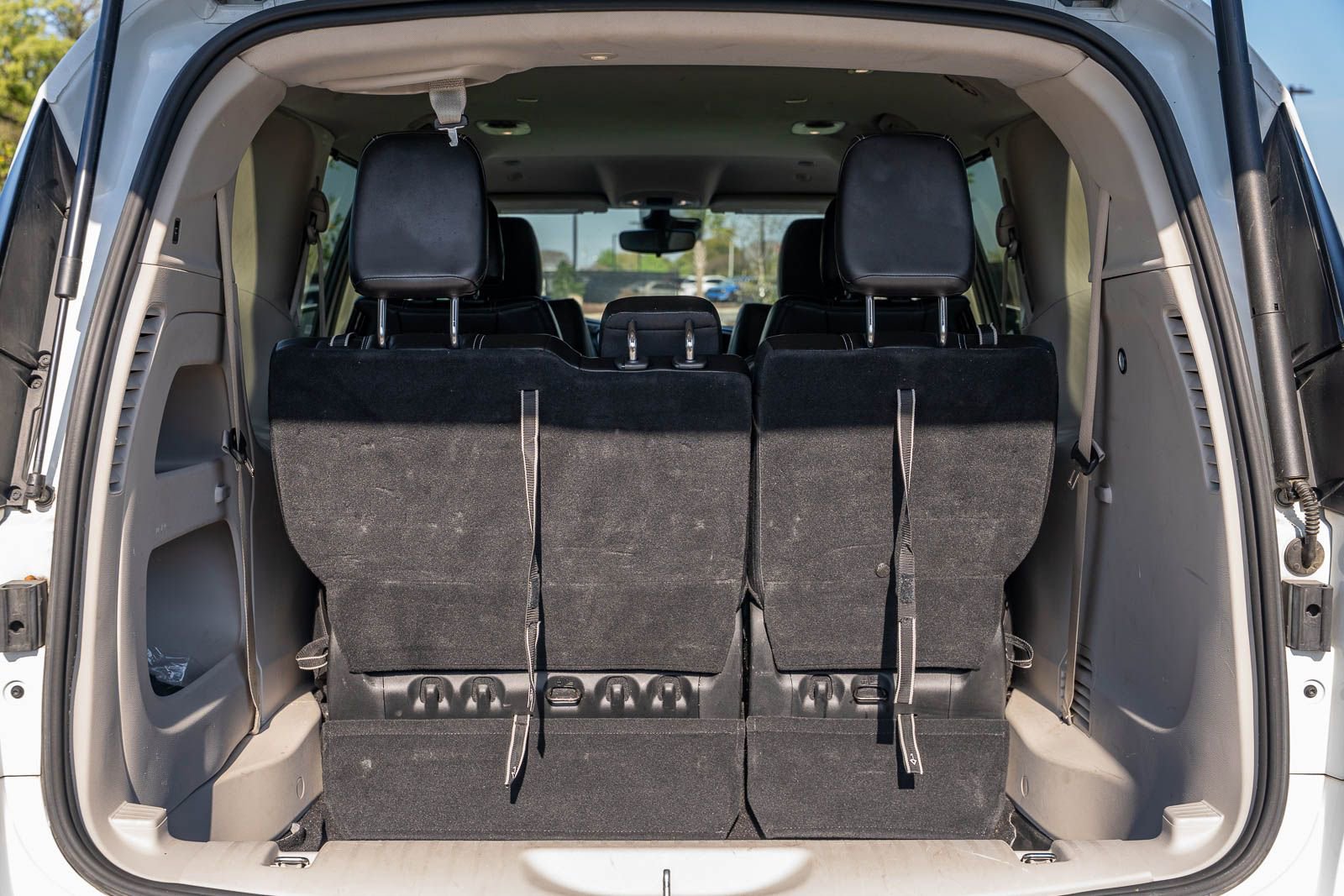 Used 2023 Chrysler Pacifica Touring-L image 15