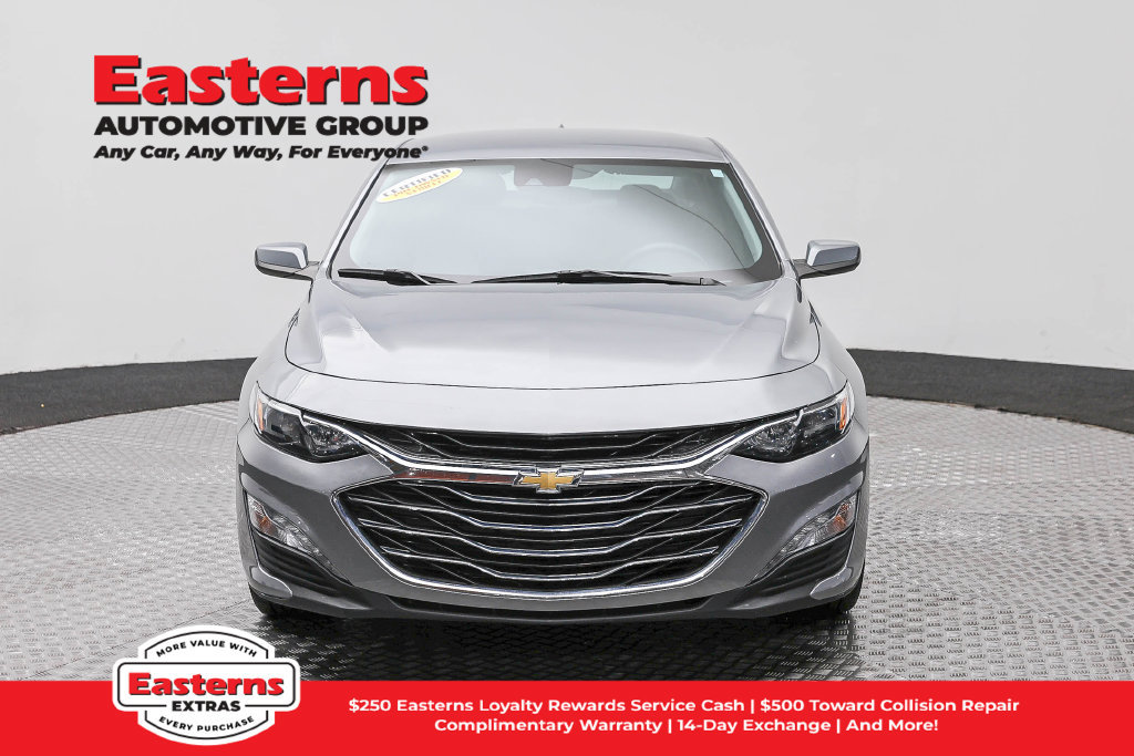 Used 2025 Chevrolet Malibu LT FWD image 3