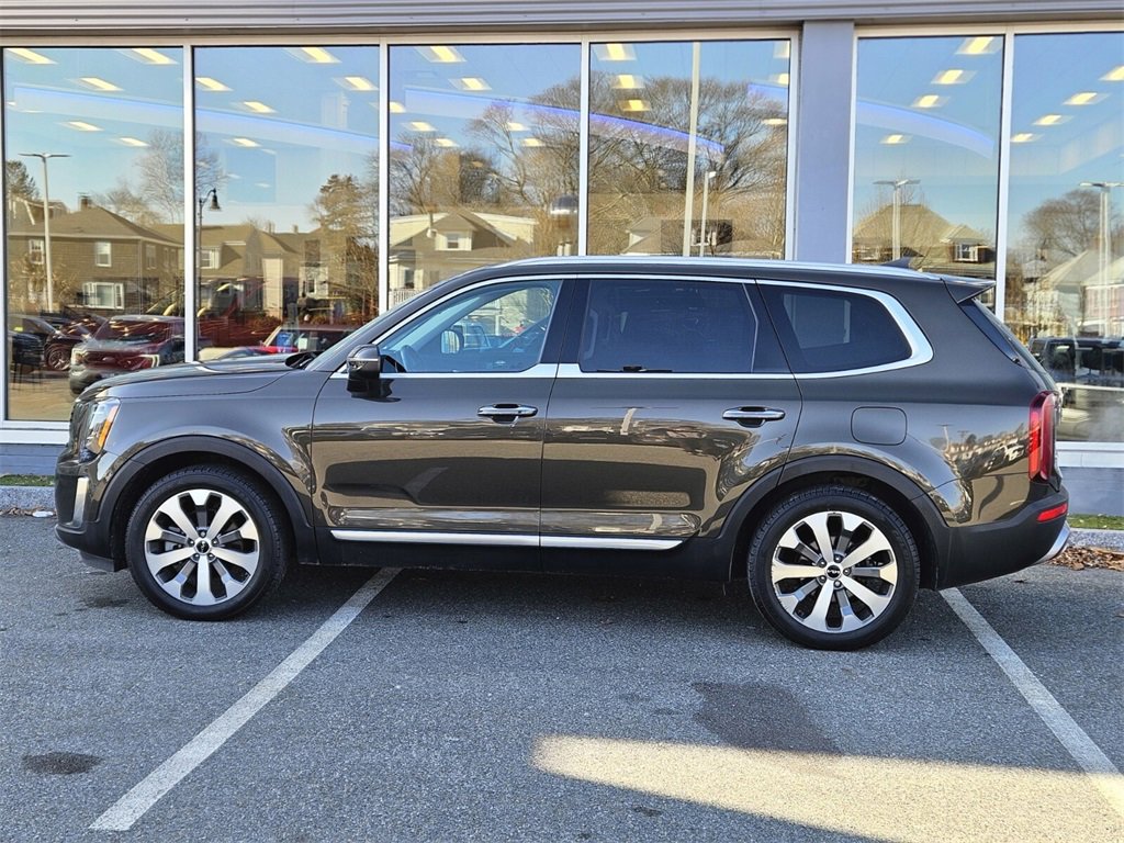 Used 2022 Kia Telluride S image 2