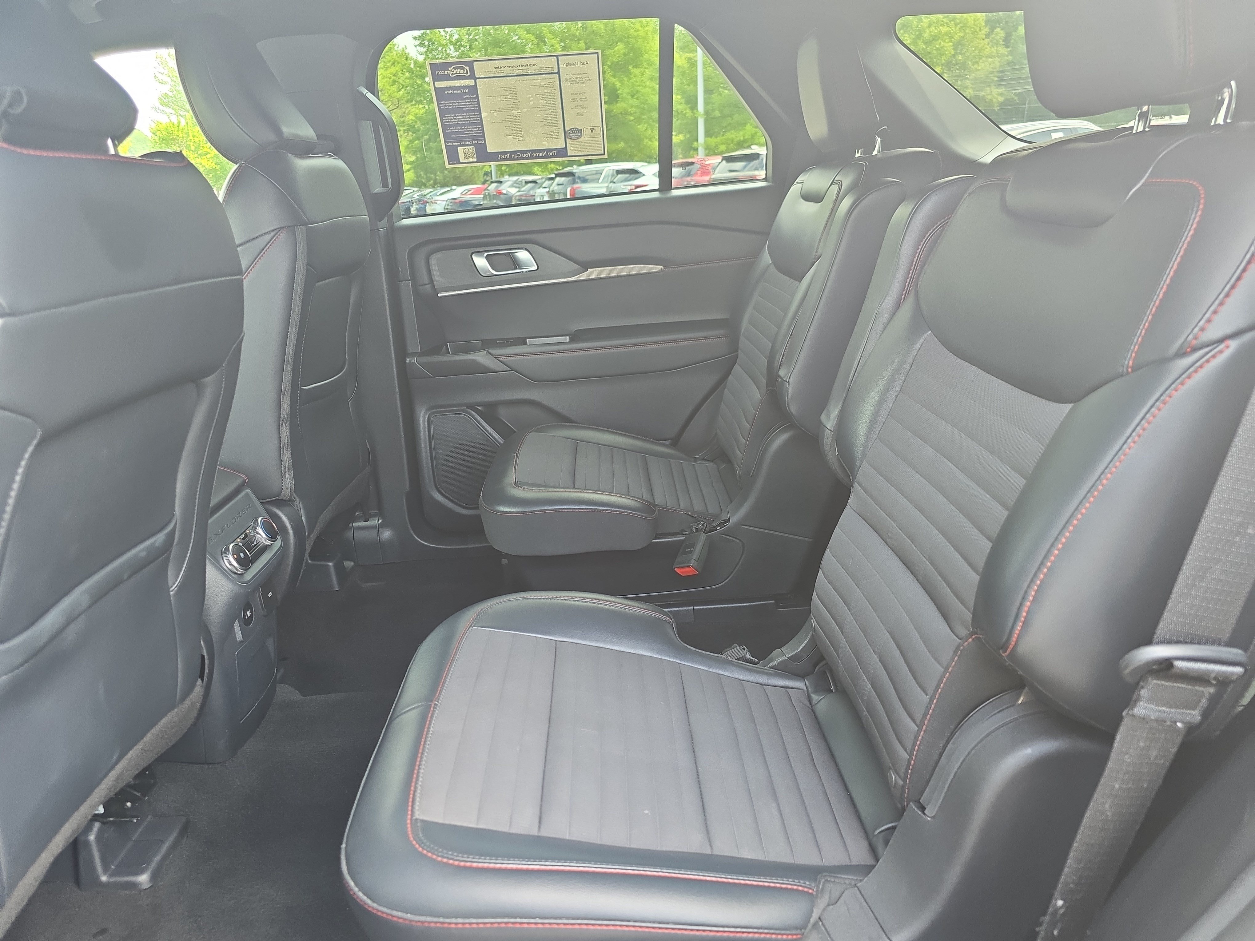 Used 2025 Ford Explorer ST-Line AWD/4WD image 13