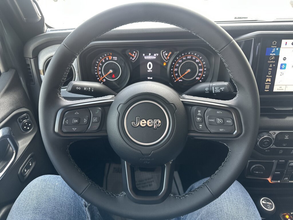 New 2025 Jeep Gladiator Sport image 16