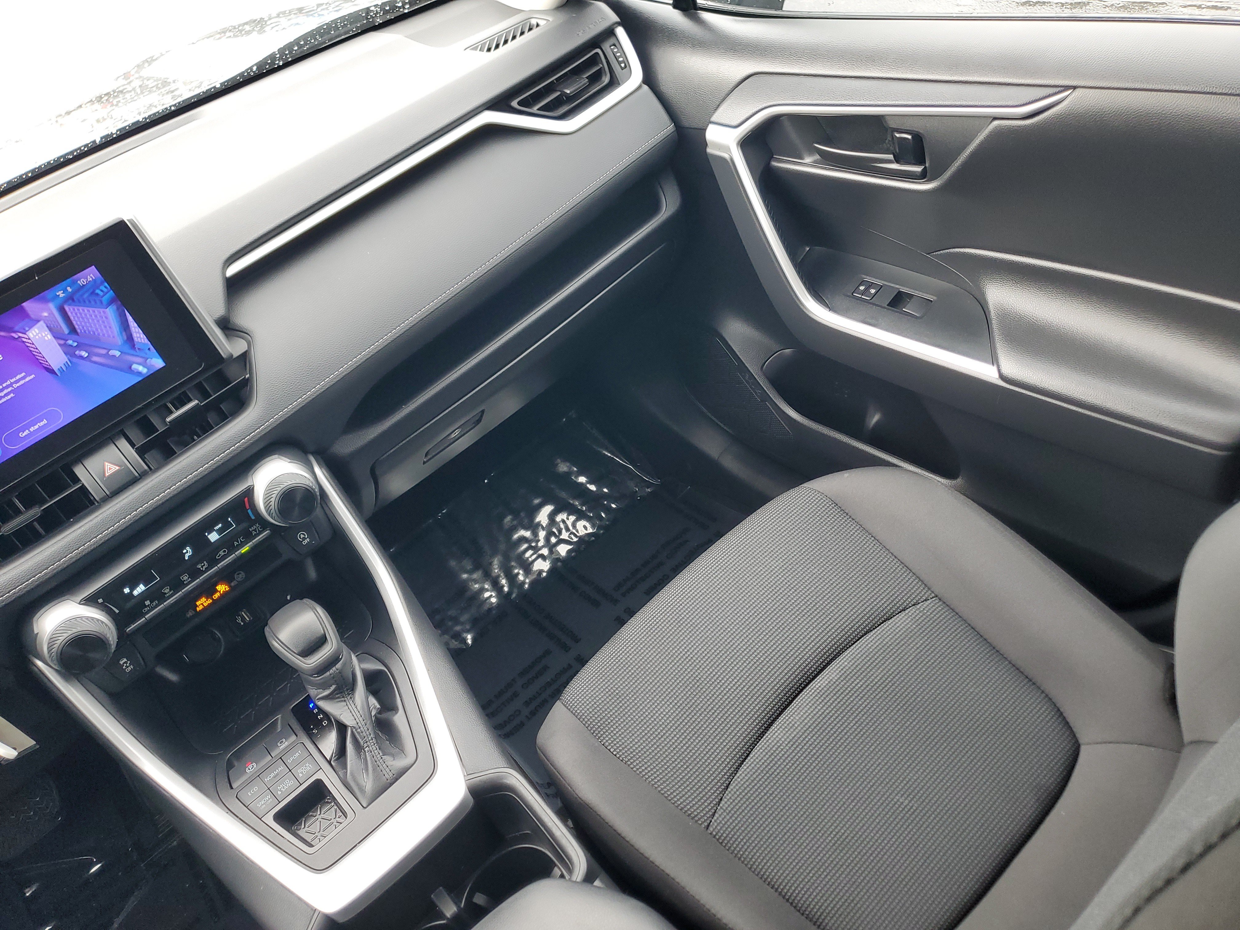 Certified 2024 Toyota RAV4 LE AWD/4WD image 15