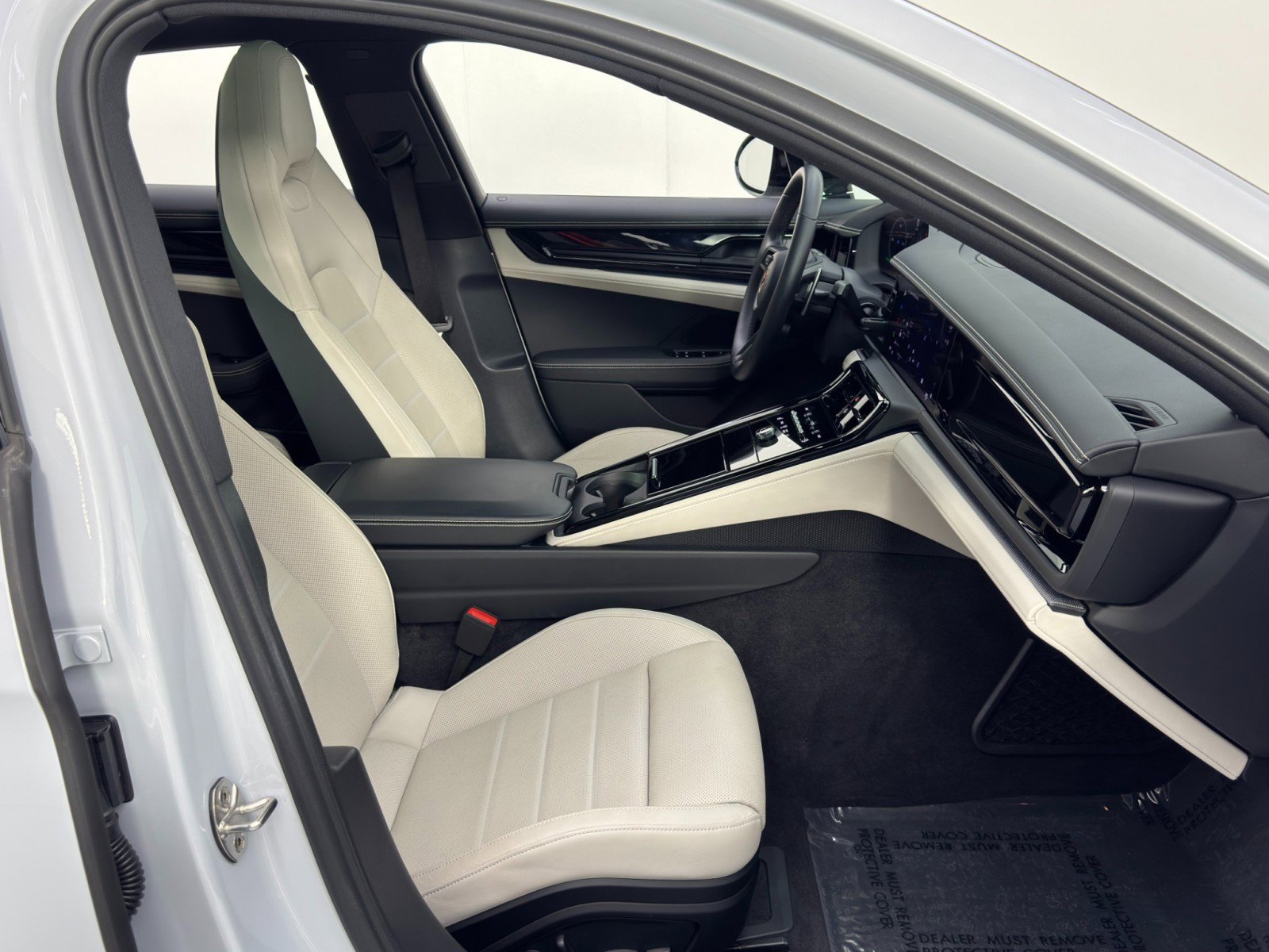 Used 2024 Porsche Panamera 4 w/ Premium Package image 15