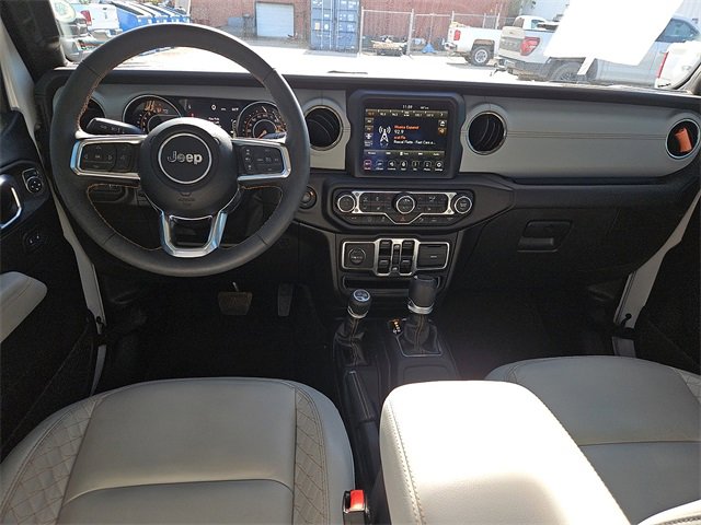 Used 2023 Jeep Gladiator Overland image 12