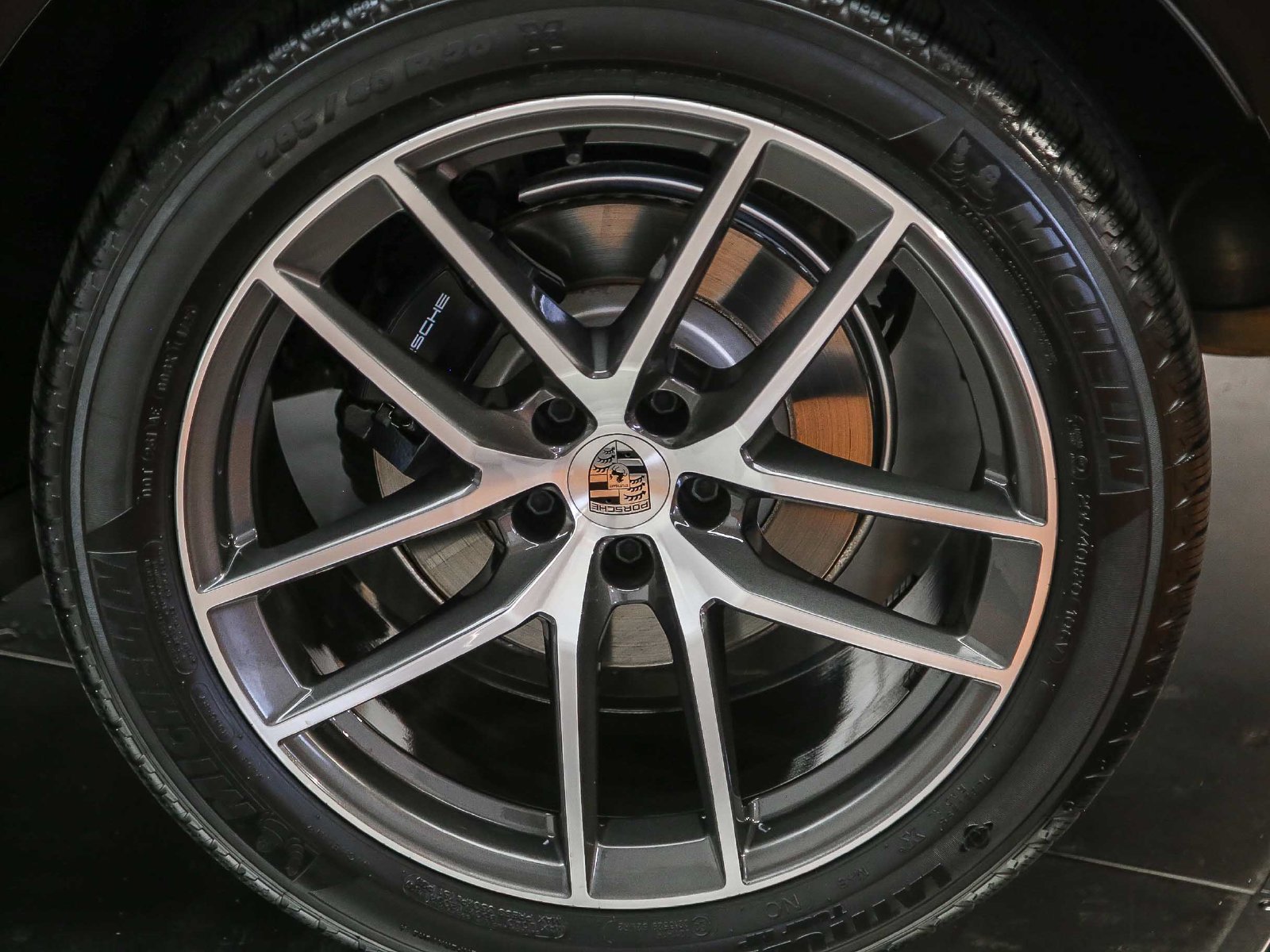 Certified 2026 Porsche Macan AWD/4WD image 13
