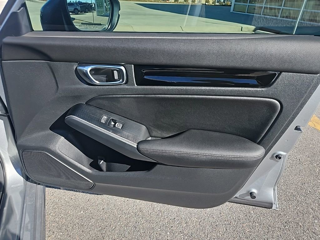 Used 2025 Honda Civic Sport image 29