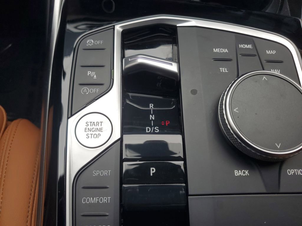 Used 2023 BMW 330i Sedan w/ Convenience Package image 33