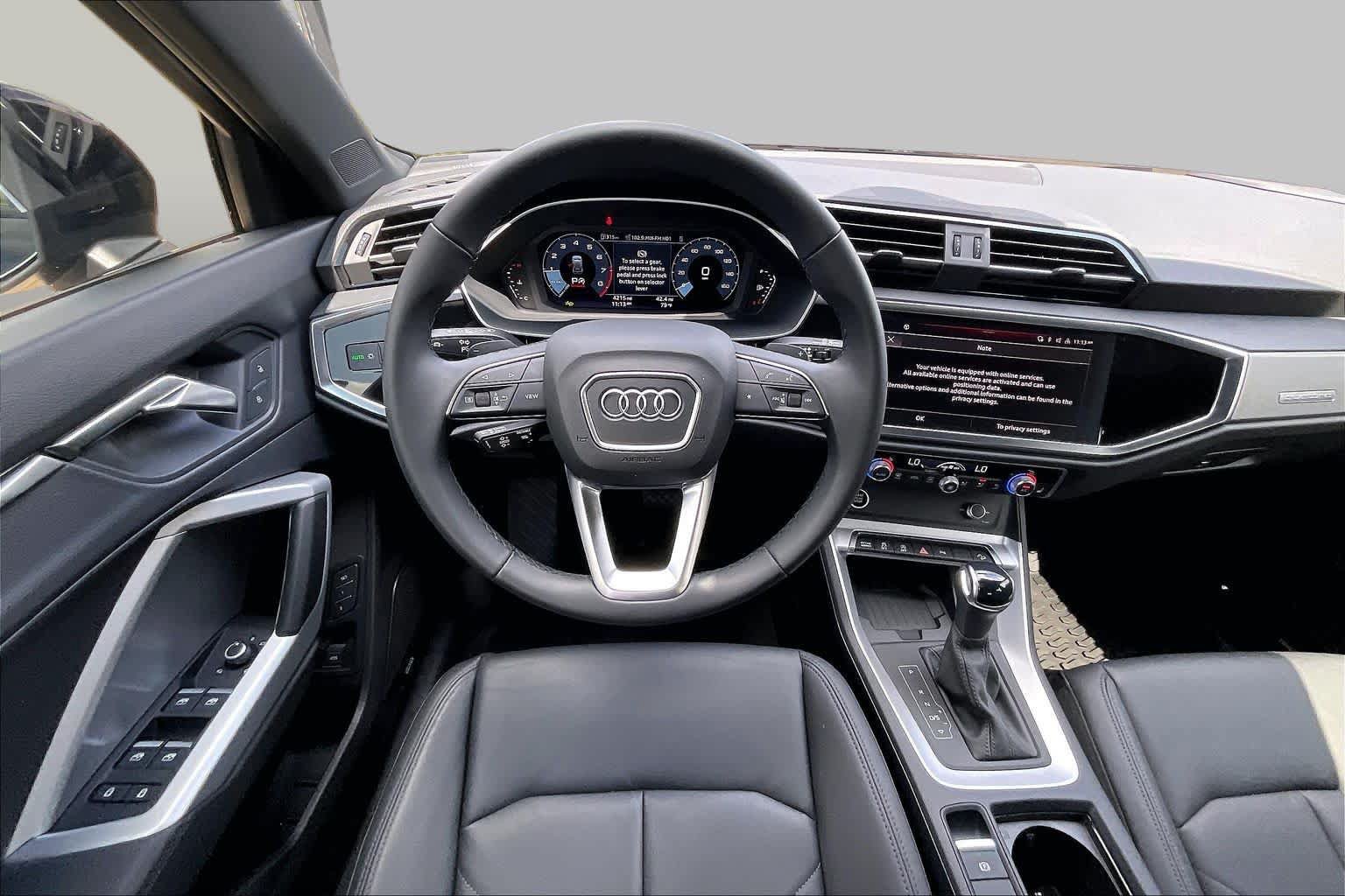 Used 2025 Audi Q3 2.0T Premium w/ Convenience Plus Package AWD/4WD image 6