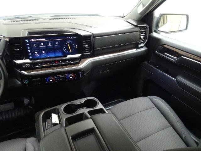 Used 2025 Chevrolet Silverado 1500 LT w/ Safety Package AWD/4WD image 36
