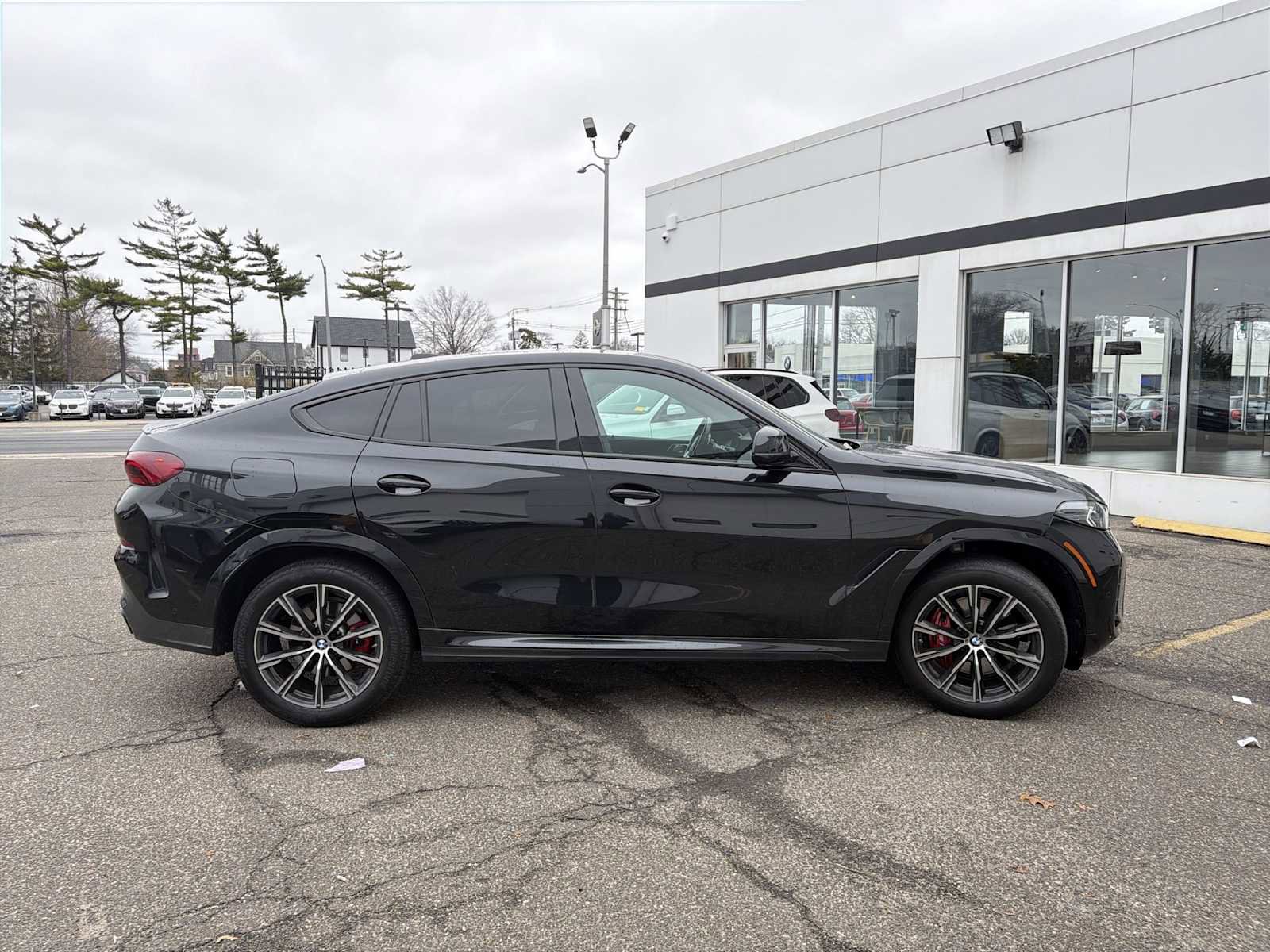 Certified 2024 BMW X6 xDrive40i w/ M Sport Professional Package image 7