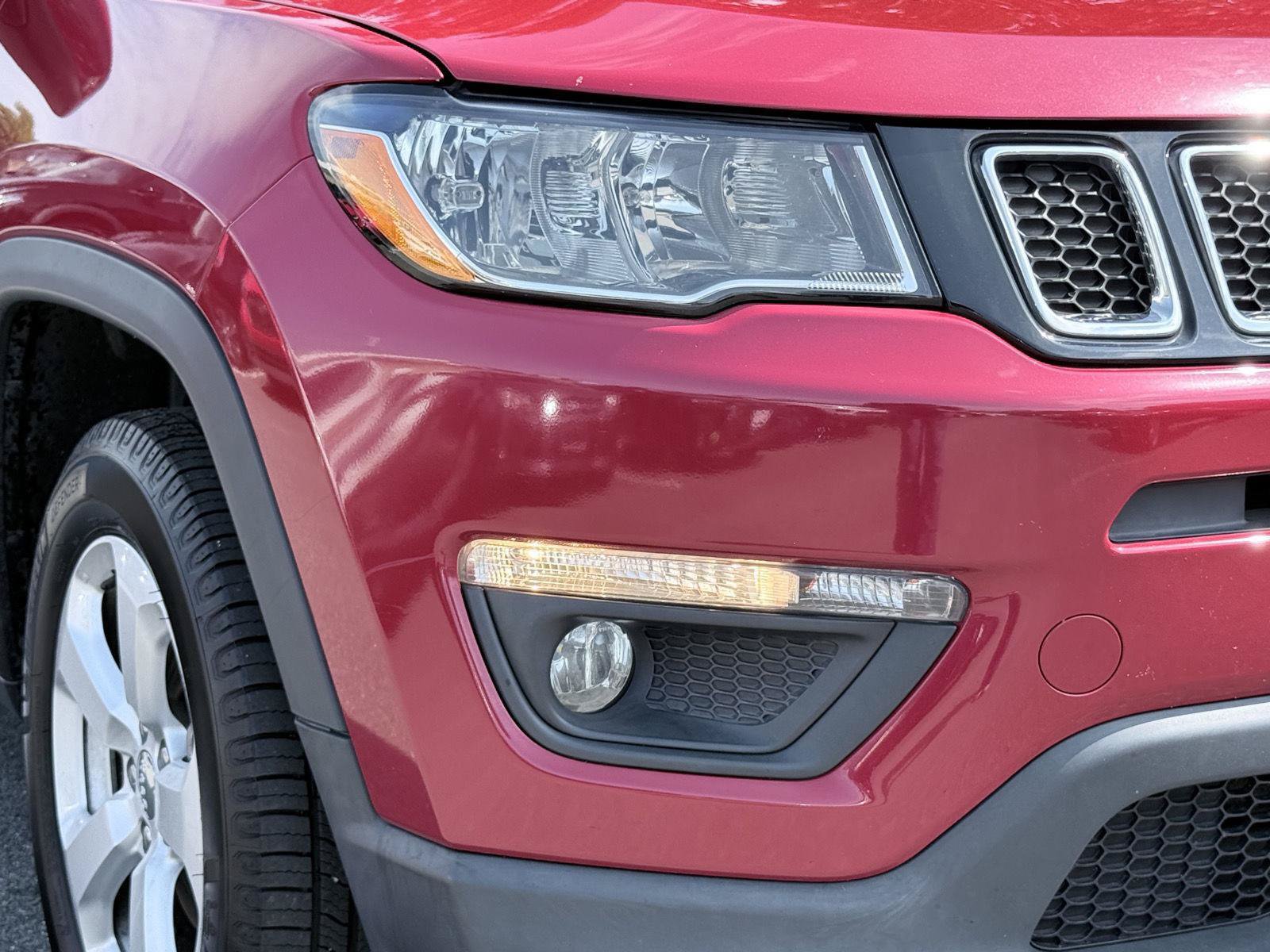 Used 2018 Jeep Compass Latitude w/ Popular Equipment Group AWD/4WD image 8