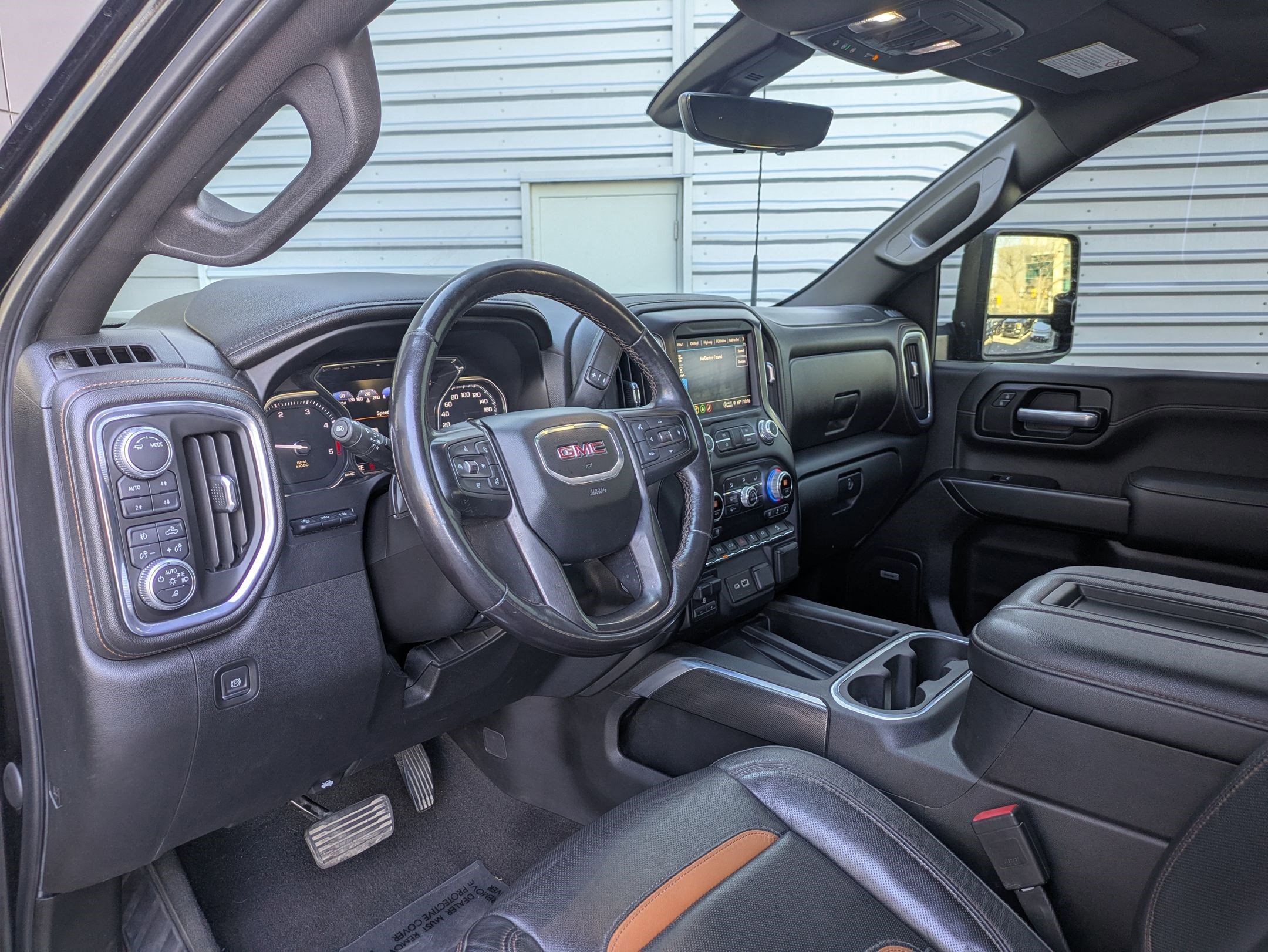 Used 2021 GMC Sierra 2500 AT4 w/ AT4 Premium Plus Package image 16