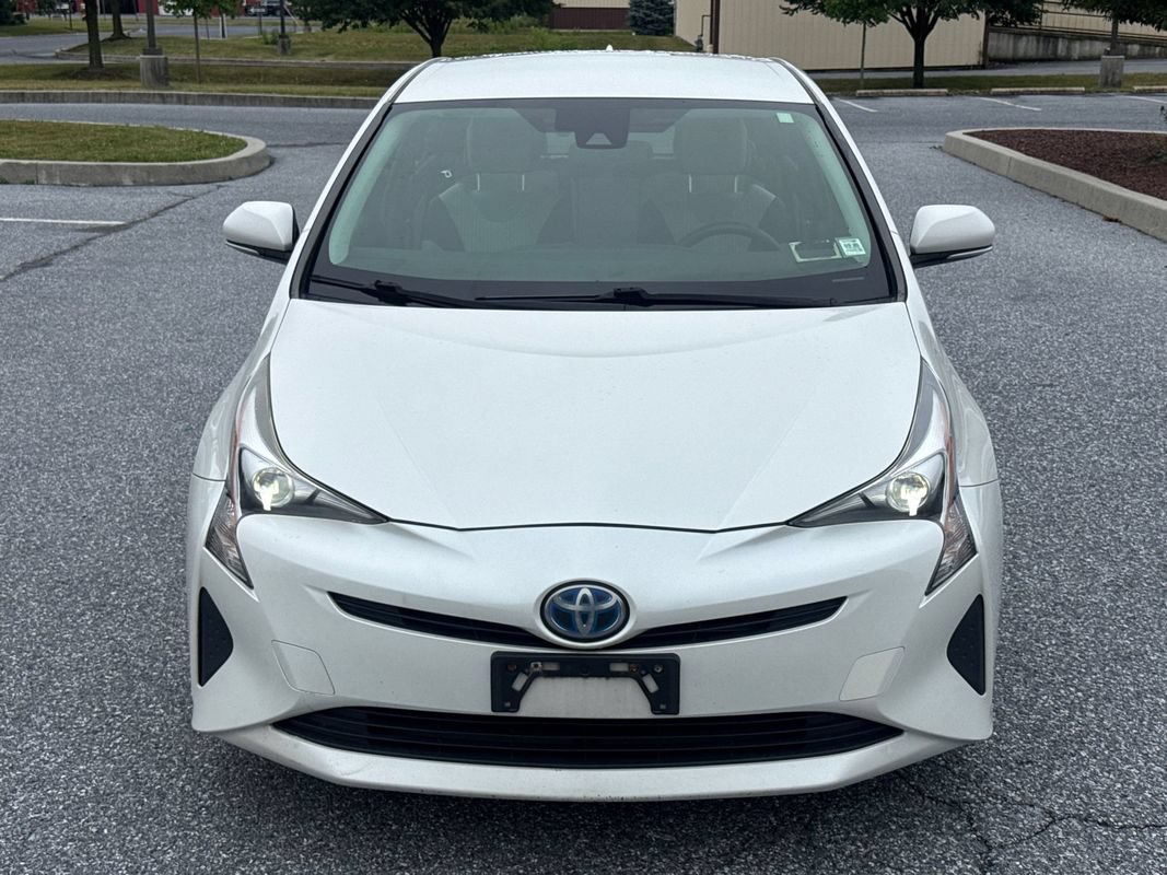 Used 2017 Toyota Prius Two FWD image 3