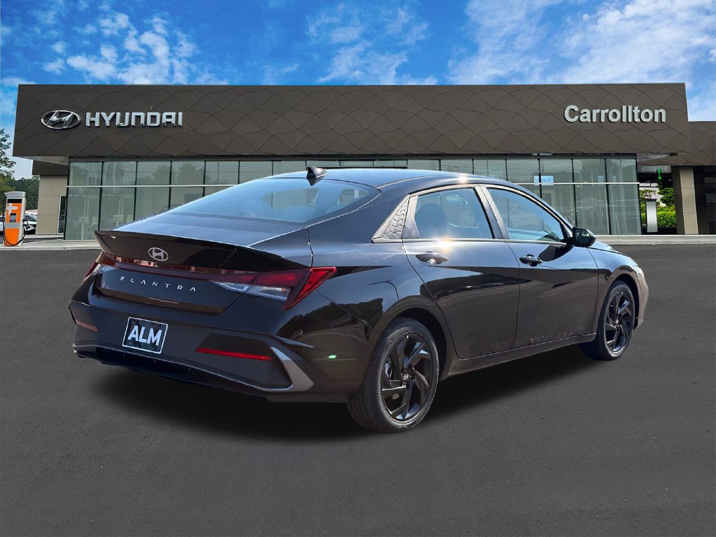 New 2026 Hyundai Elantra SEL Sport FWD image 6