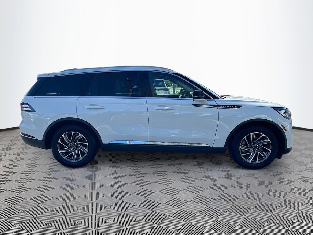 Used 2023 Lincoln Aviator 2WD image 5