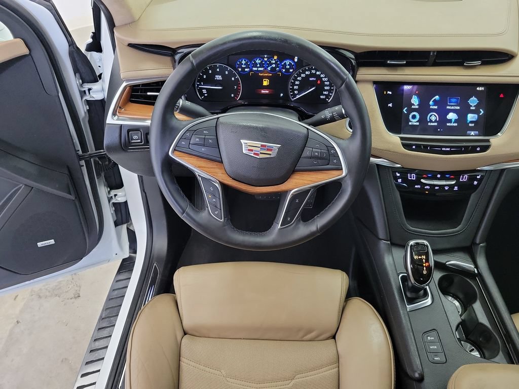 Used 2017 Cadillac XT5 Platinum w/ Driver Assist Package AWD/4WD image 19