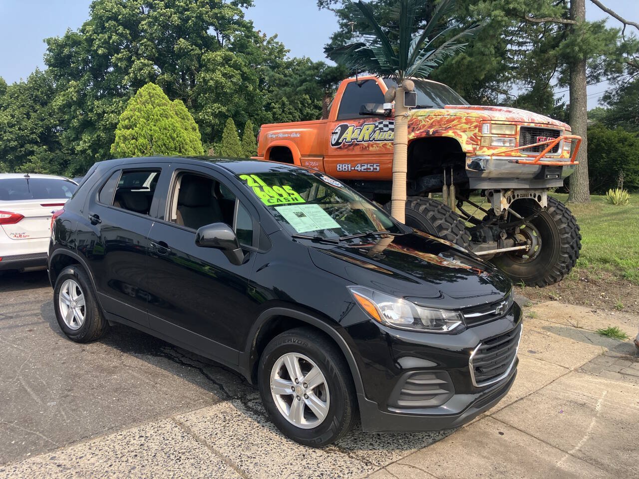 Used 2021 Chevrolet Trax LS w/ Tint and Cruise Package AWD/4WD image 2