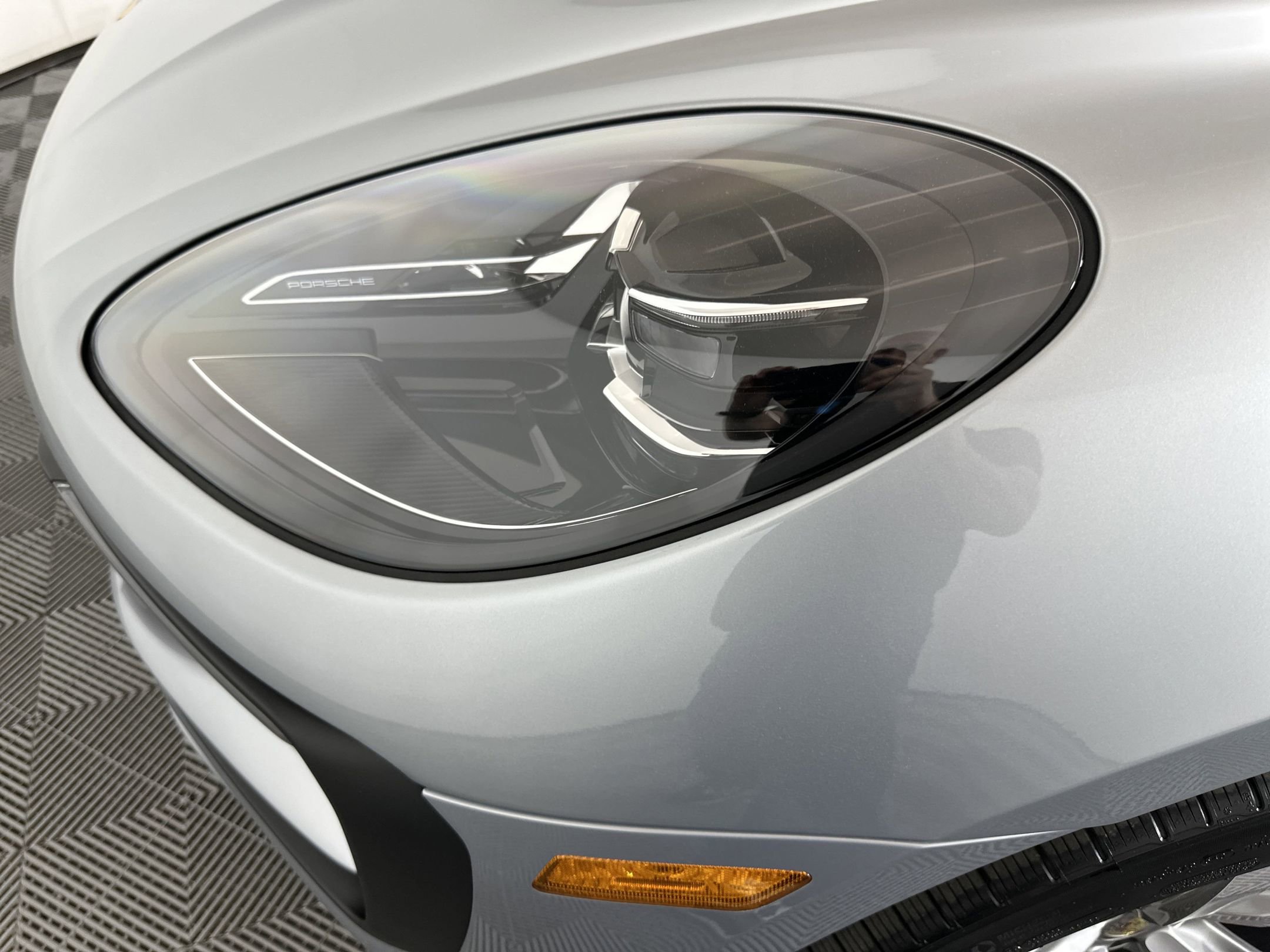 Certified 2025 Porsche Macan image 13