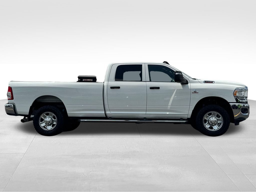 Used 2024 RAM 2500 Tradesman w/ Chrome Appearance Group AWD/4WD image 8