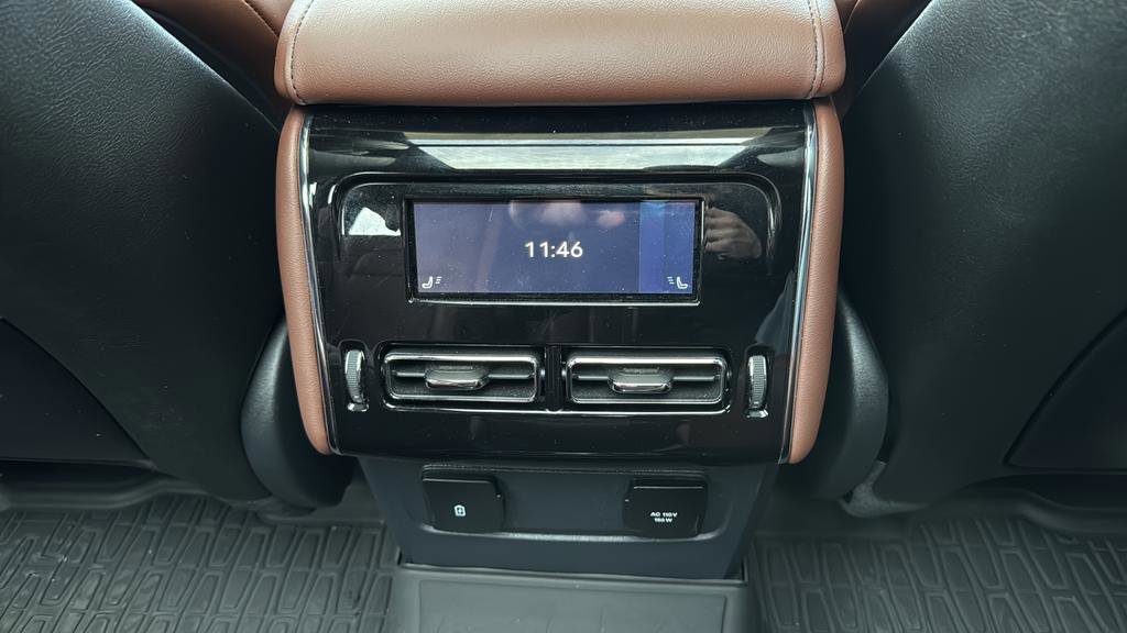 Used 2025 Lincoln Aviator Reserve w/ Equipment Group 201A image 18