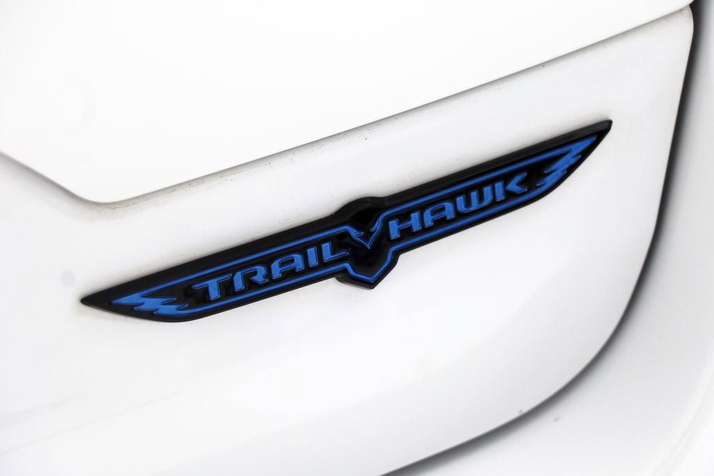 Used 2022 Jeep Grand Cherokee Trailhawk w/ Advanced Protech Group II AWD/4WD image 10
