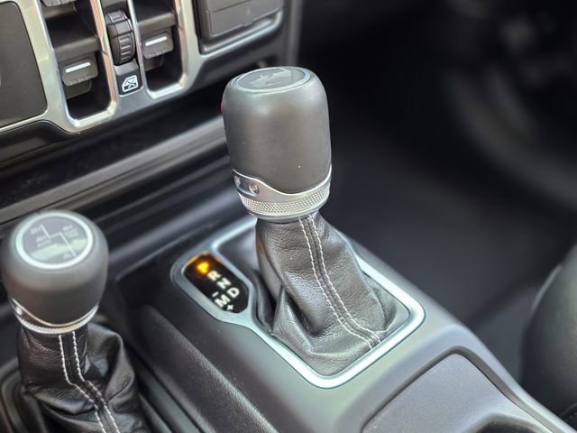 Used 2023 Jeep Wrangler Unlimited Sahara image 31