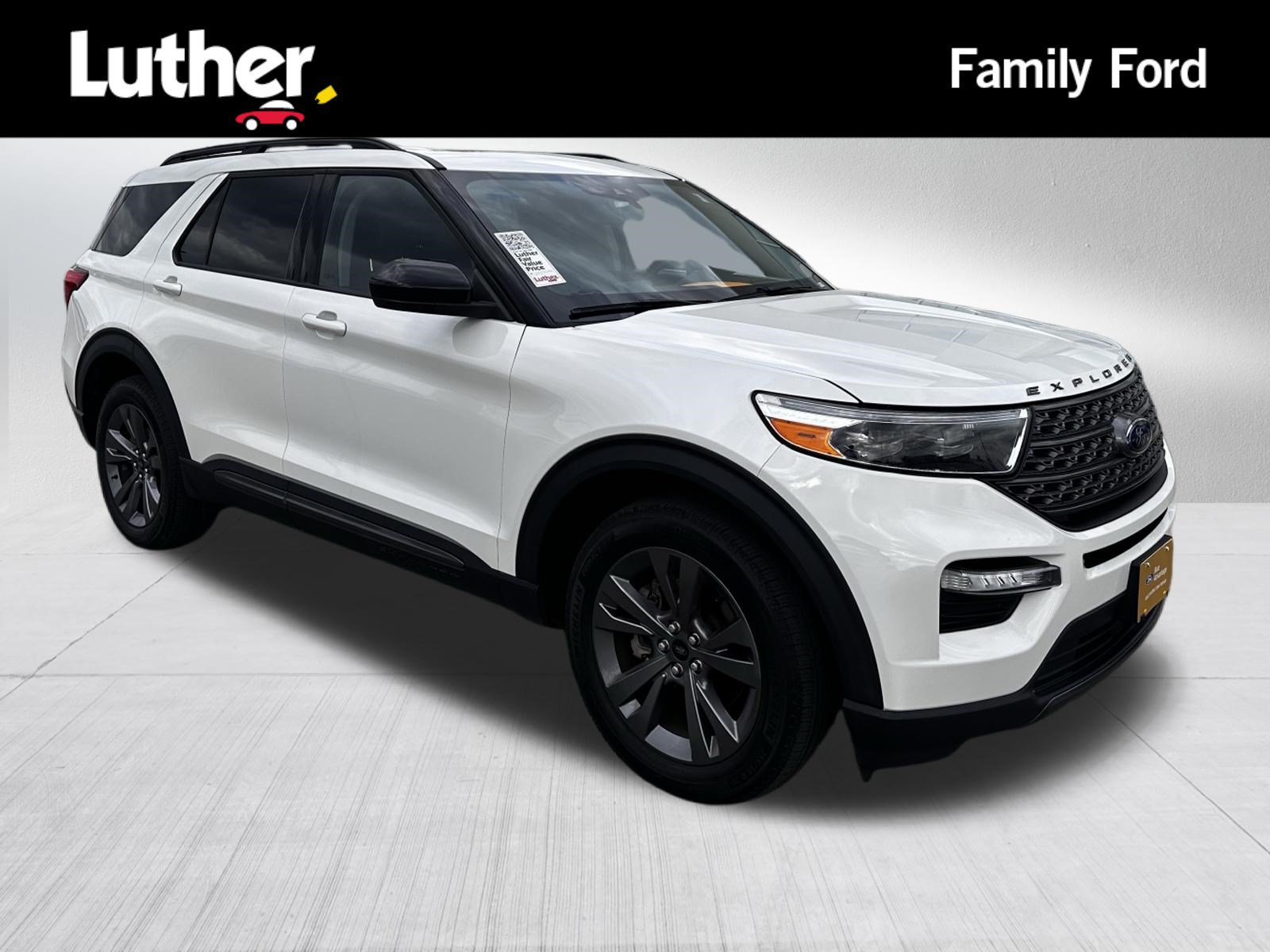 Certified 2024 Ford Explorer XLT w/ Equipment Group 202A AWD/4WD image 1