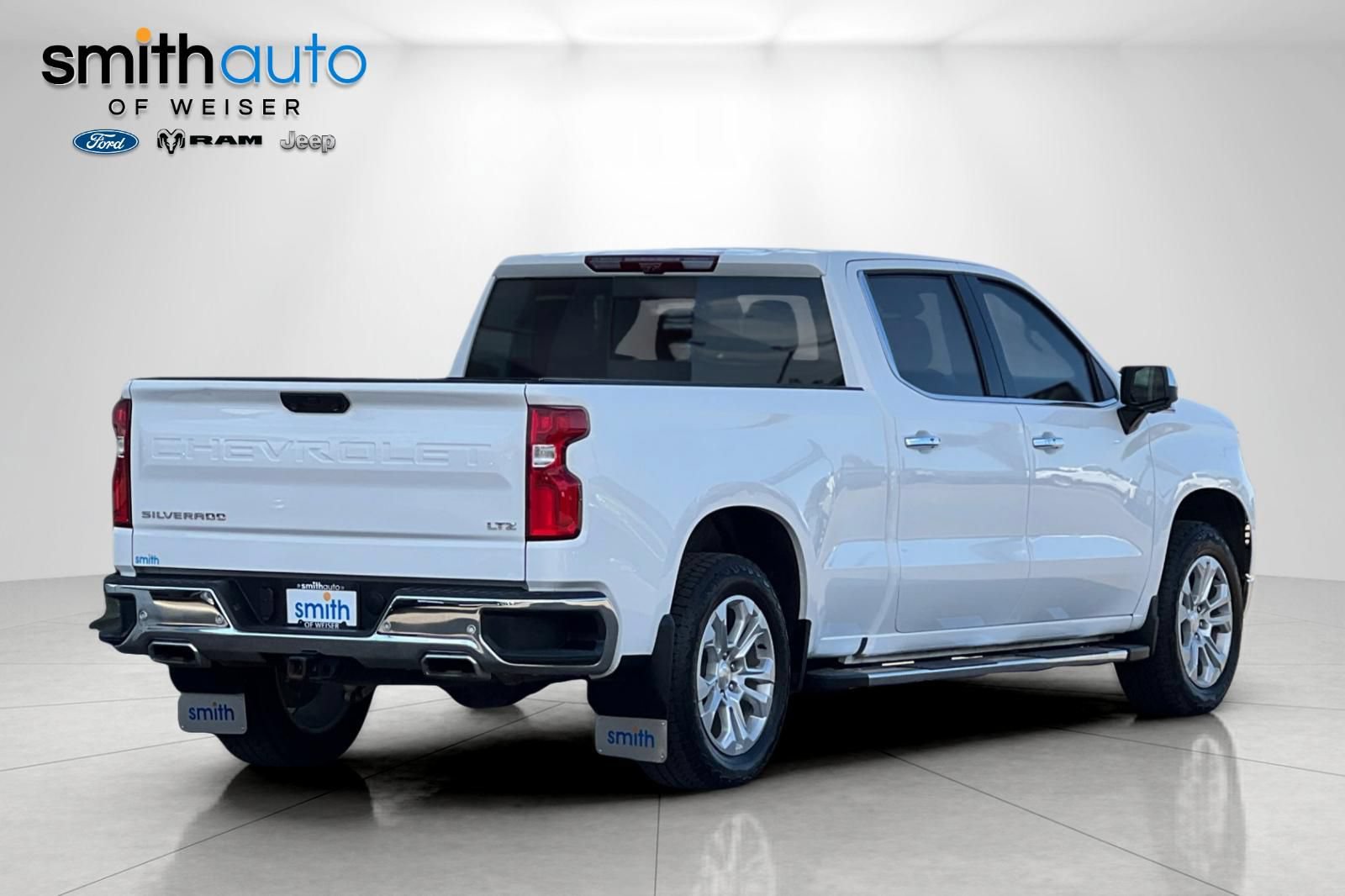 Used 2023 Chevrolet Silverado 1500 LTZ w/ Technology Package AWD/4WD image 4