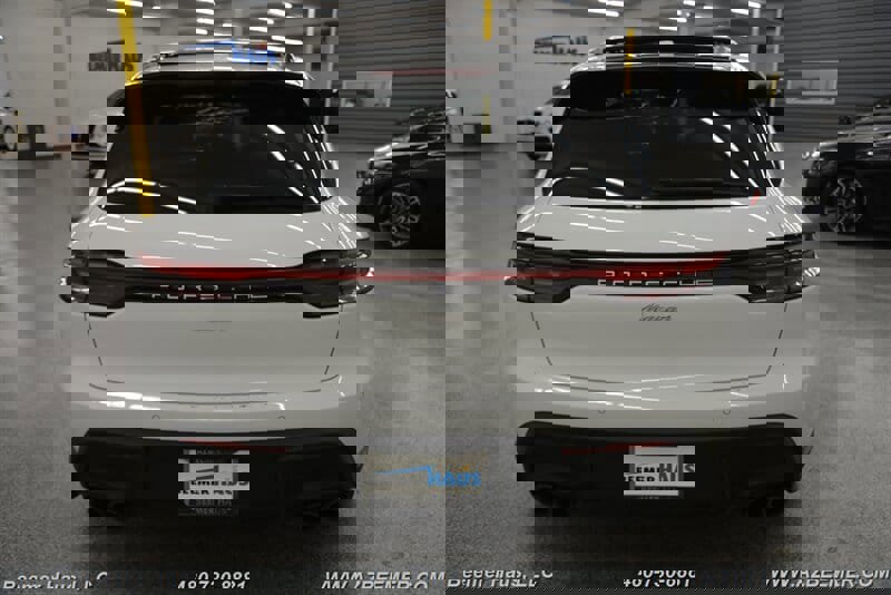 Used 2024 Porsche Macan w/ Premium Plus Package image 11