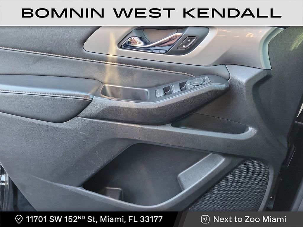 Used 2021 Chevrolet Traverse LS image 21