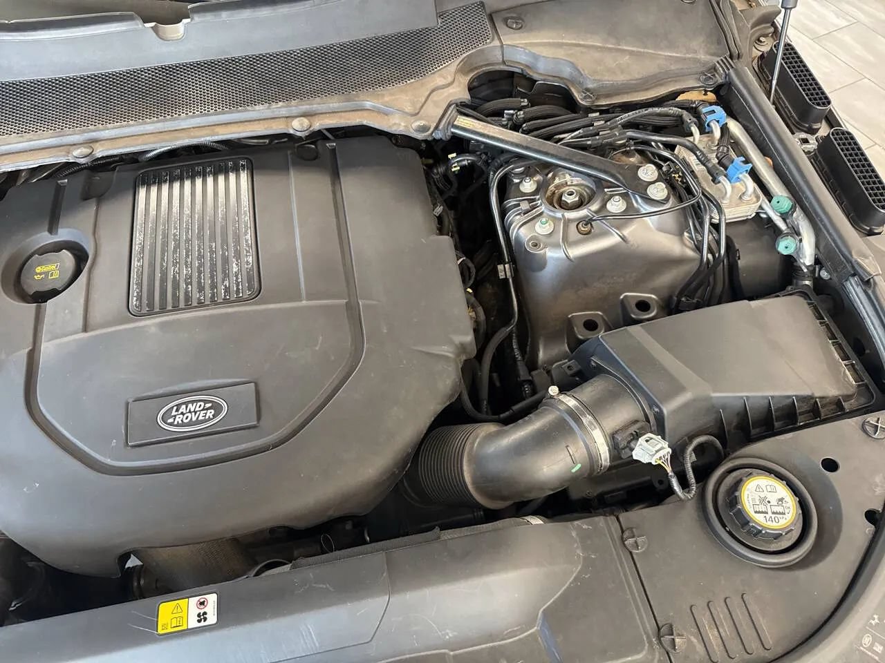 Used 2017 Land Rover Range Rover Sport HSE AWD/4WD image 43
