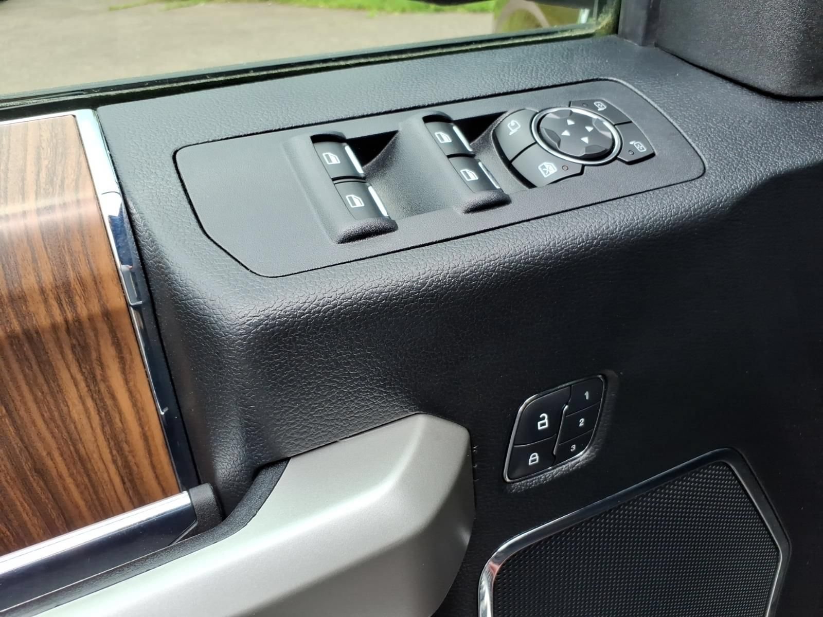 Used 2016 Ford F150 Lariat AWD/4WD image 15
