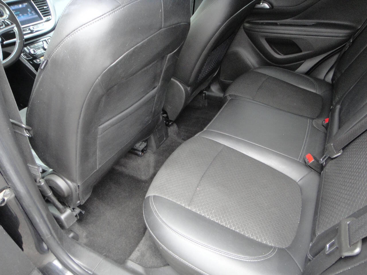 Used 2019 Buick Encore Preferred image 11