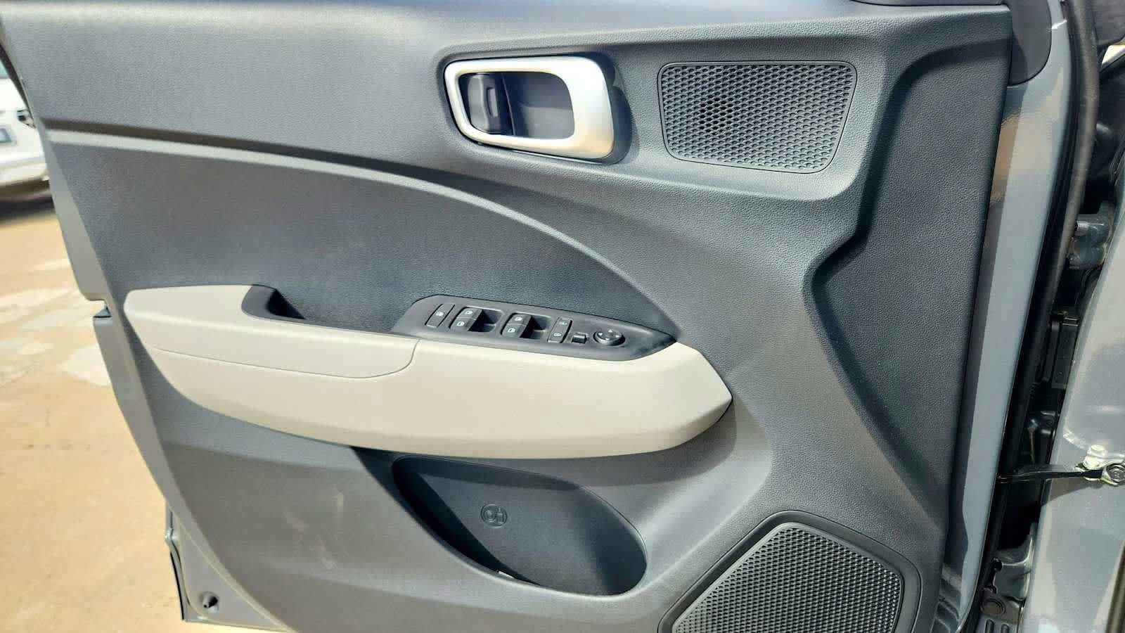 New 2026 Hyundai Venue SEL FWD image 17