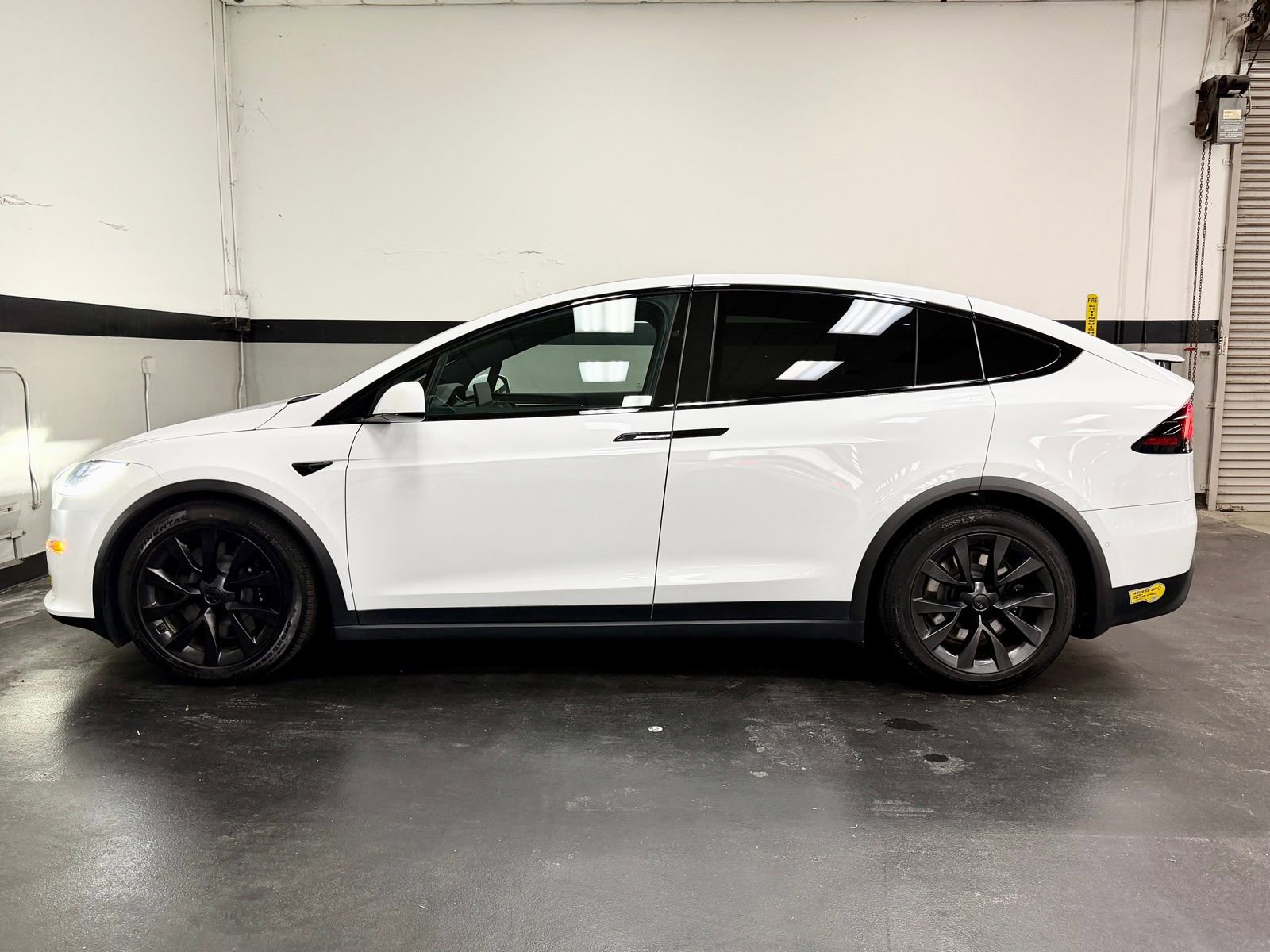 Used 2022 Tesla Model X AWD/4WD image 9