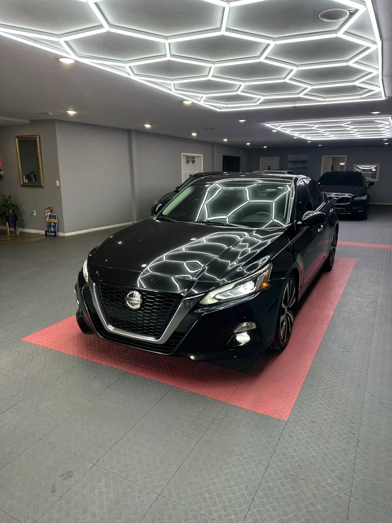 Used 2019 Nissan Altima 2.5 Platinum image 2