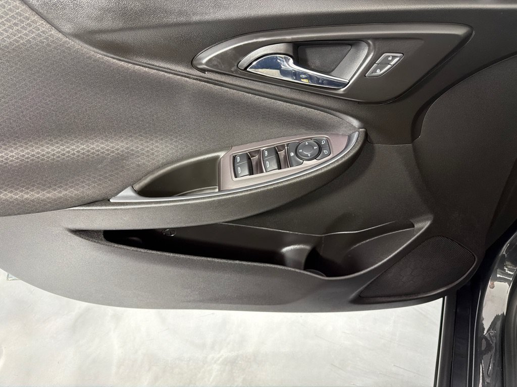 Used 2018 Chevrolet Malibu LT FWD image 11