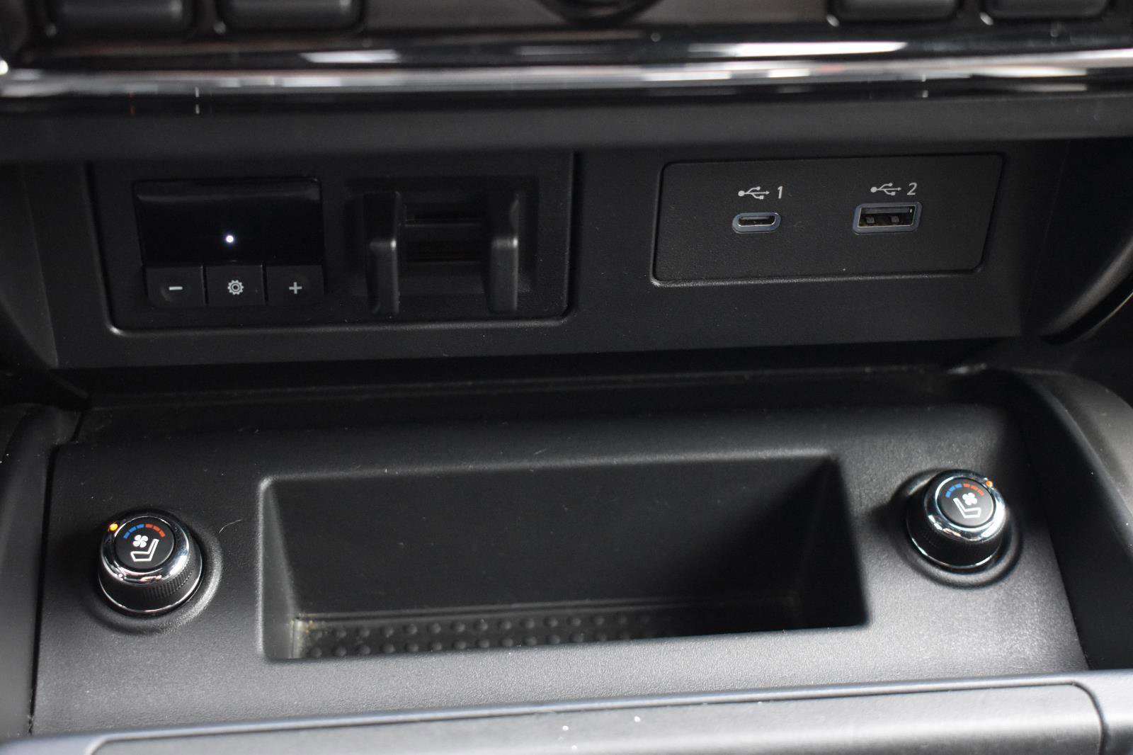 Used 2021 Nissan Titan Platinum Reserve w/ Moonroof Package image 11