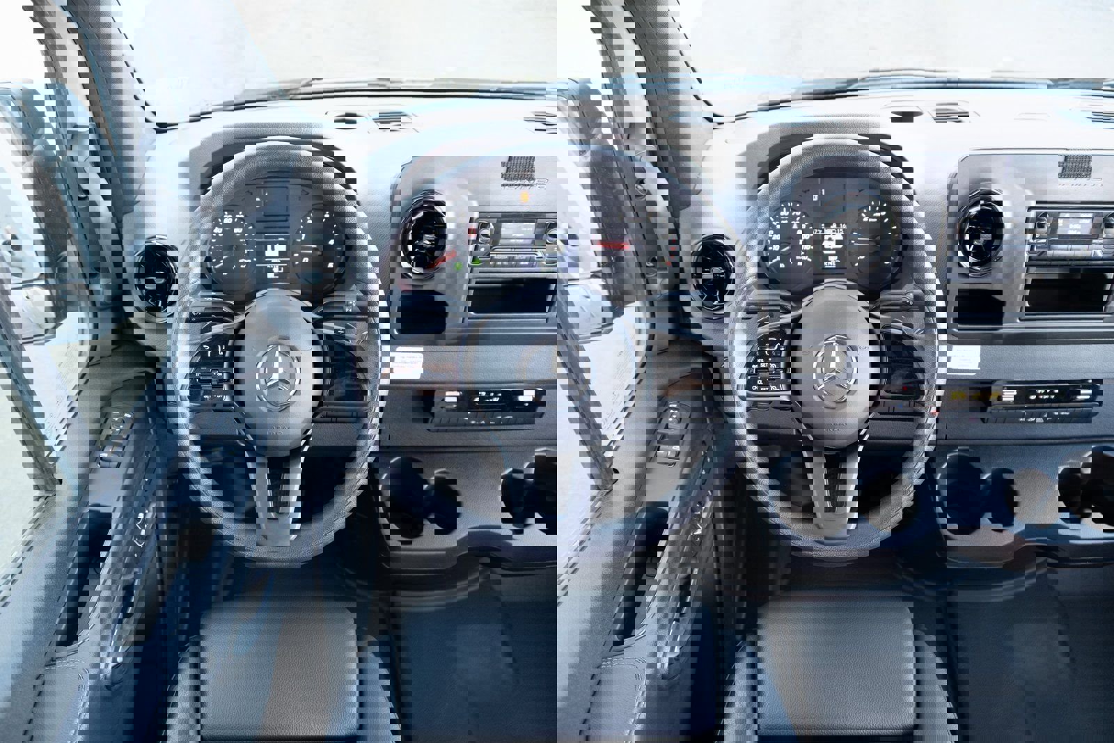 Used 2021 Mercedes-Benz Sprinter 3500 image 2