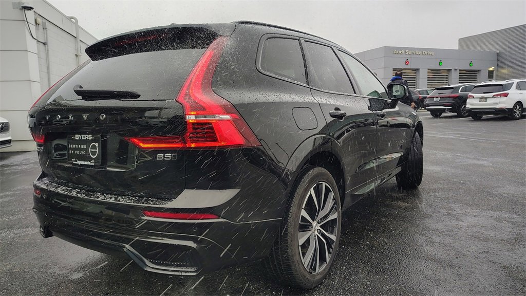 Used 2023 Volvo XC60 B5 Plus w/ Climate Package image 3